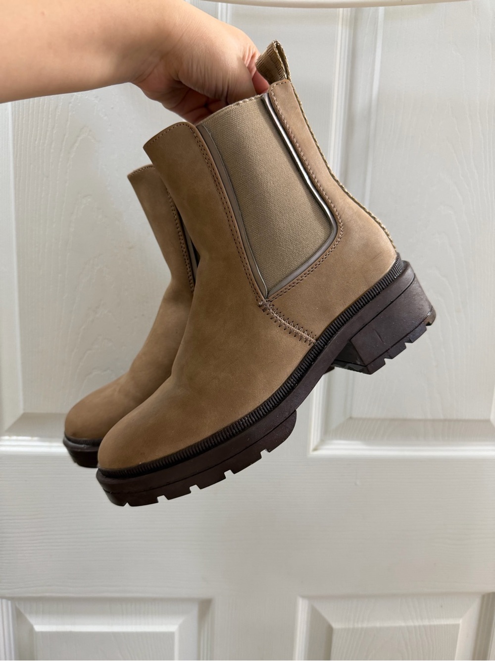 Women’s Chelsea Lug Sole Ankle Boots in Taupe